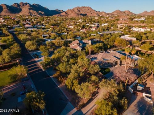 5801 30th St, Phoenix AZ  85016-2401 exterior