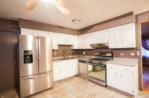 807 Beech Dr, Lemont IL 60440-1601 exterior