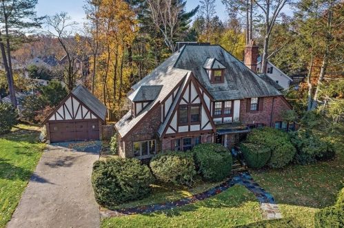 230 Woodward St, Newton MA 02468-2041 exterior