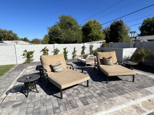 8001 11th Ave, Phoenix AZ  85021-5626 exterior