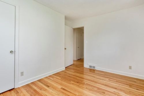 218 Western Cir, Montgomery MA 01085-3423 exterior