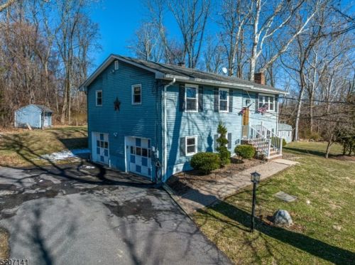 370 Shire Rd, Milford NJ  08848-1720 exterior