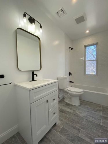 73 Merritt Ave, Cresskill NJ  07626-2419 exterior