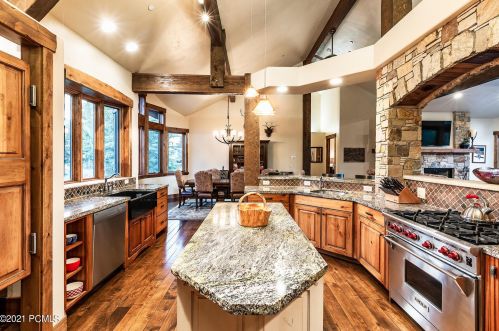 3382 Westview Trl, Park City UT 84098-6342 exterior