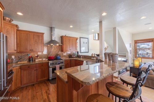 438 Ontario Ave, Park City UT 84060-5120 exterior