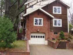 37 Goddard St, Newton, MA 02461-1917