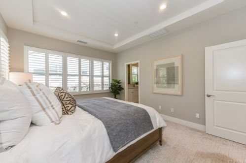 32 Larkfield, Irvine CA 92620-2140 exterior