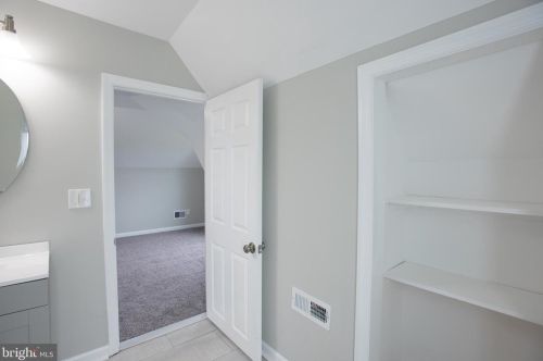 128 Edith Ave, West Deptford NJ 08096-3521 exterior