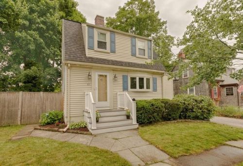 85 Arnold St, Quincy, MA 02169-7013