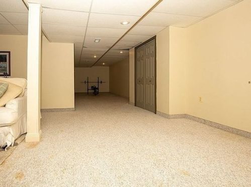 25 Mockingbird Ln, Montgomery MA 01085-1700 exterior