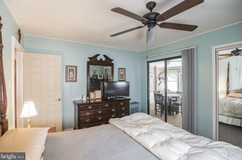 335 May Ave, West Deptford NJ 08096-1166 exterior