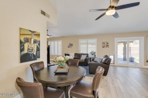 4302 Acoma Dr, Phoenix AZ 85032-4855 exterior