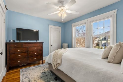 44 Barham Ave, Quincy MA 02171-2711 exterior