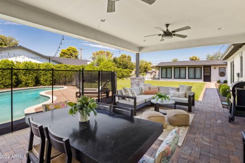 3140 52nd St, Phoenix AZ 85018-4402 exterior