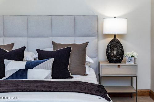 2324 Lucky John Dr, Park City UT 84060-6920 exterior