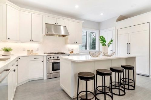 187 Gibbs St, Newton, MA 02459-1929