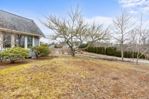 3 Bassett Wood Rd, Harwich MA 02645-2470 exterior