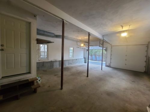 9 Parmenter Rd, Southborough MA exterior