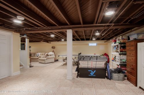 33 Sunnycrest Dr, Little Silver NJ 07739-1126 exterior