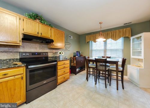 212 Carlton Ct, West Deptford, NJ 08086-2017