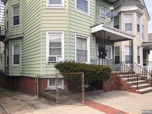 209 Kearny Ave, Kearny NJ 07032-2507 exterior