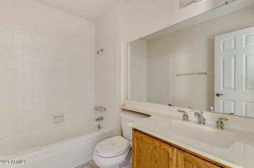 125 Campo Bello Dr, Phoenix AZ 85032-2215 exterior