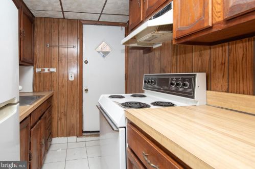 334 15 St, Philadelphia PA 19102-0010 exterior