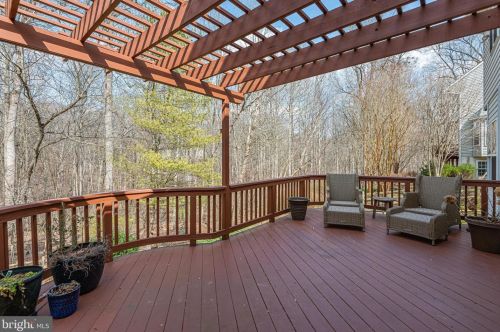 5476 Wooded Way, Columbia MD 21044-5722 exterior