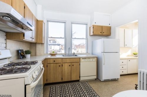 68 Bremond St, Belleville NJ 07109-2734 exterior