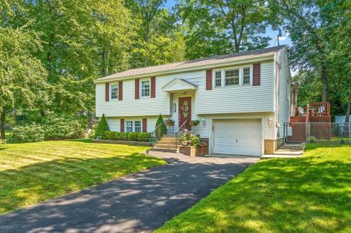 229 C St, Dracut, MA 01826-2157