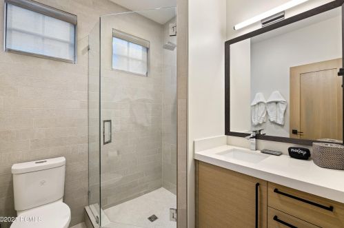 1231 Lowell Ave, Park City UT 84060-5115 exterior