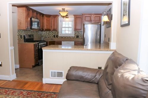 372 St, Weymouth MA 02191-1330 exterior