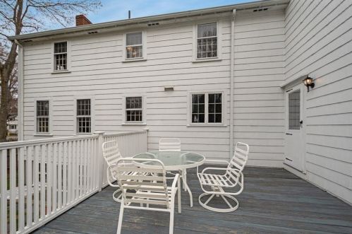 363 Greenlodge St, Dedham MA 02026-6223 exterior