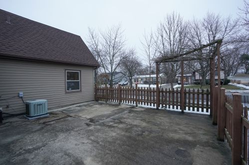 807 Beech Dr, Lemont IL 60440-1601 exterior