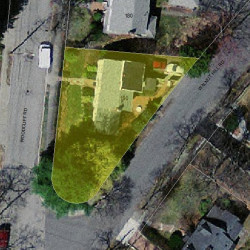 190 Woodcliff Rd, Newton MA 02461-1839 aerial view