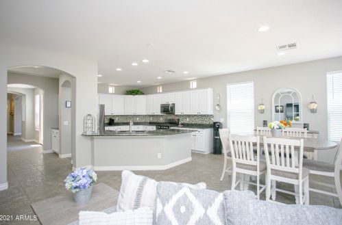 35318 31st Dr, Phoenix AZ  85086-2127 exterior