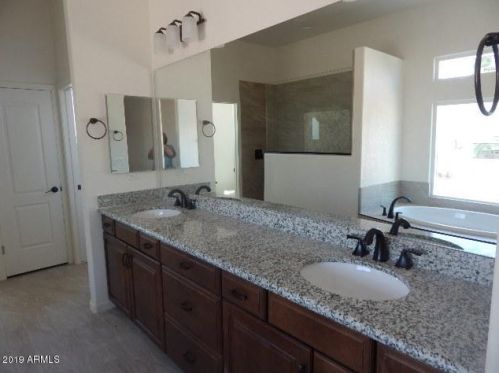 40532 3rd Ave, Phoenix AZ 85086-7203 exterior