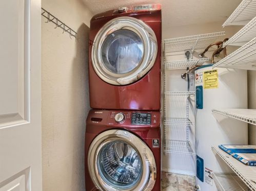 7032 Greenview Cir, Fort Worth TX 76120-1343 exterior