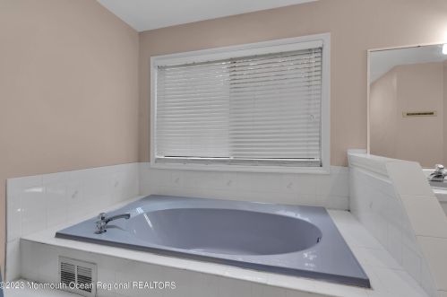 6 Pitney Ln, Jackson Twp NJ 08527-2933 exterior