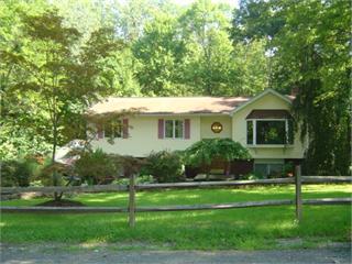 12 Sycamore Cir, Hardyston, NJ 07419-2225
