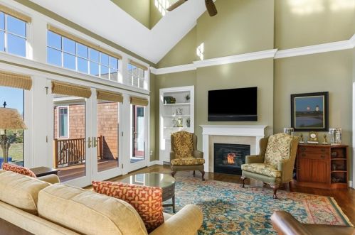 16 Black Rock Dr, Hingham MA 02043-4892 exterior