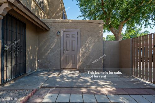 4240 68th Dr, Phoenix, AZ 85033-3207