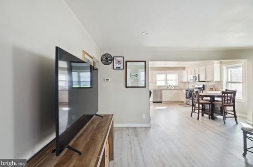 555 Greenwich Ave, West Deptford NJ  08066-1166 exterior