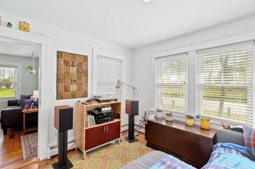 24 Main St, Berkley MA  02779-1399 exterior