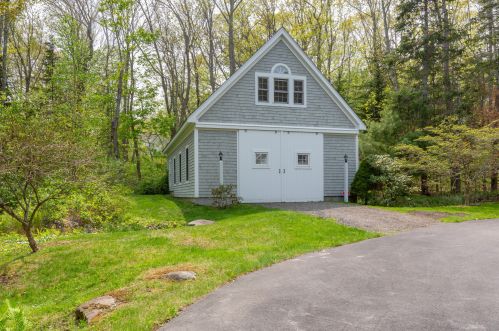 189 Chestnut St, Camden, ME 04843-2228