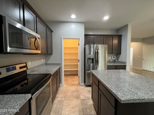 7420 27th St, Phoenix AZ  85042-5919 exterior