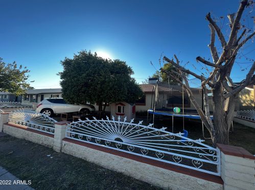 5726 37th Dr, Phoenix, AZ 85019-1910