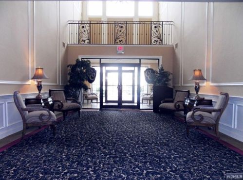 5 Tenakill Park, Cresskill NJ  07626-2062 exterior