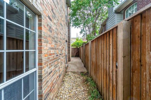 14593 Parker Ct, Addison TX 75001-7971 exterior