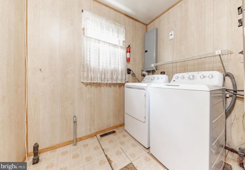 247 King St, West Deptford NJ 08096-2229 exterior